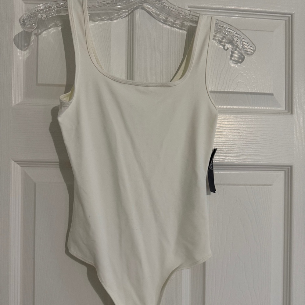 Abercrombie White Scoop Neck Tank Bodysuit. White size XS